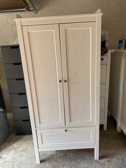 Šatní skříň IKEA Sundvik - bíl. mořidlo