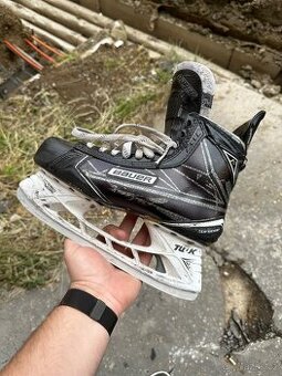Brusle Bauer Supreme 1S