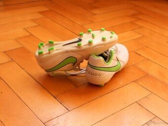Fotbalové kopačky zn. NIKE (TIEMPO), vel.35,5