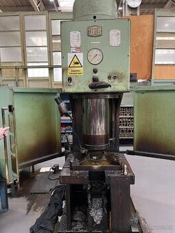 Hydraulický lis WMW PYE 160 - 1