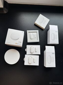 Xiaomi Gateway a 3x senzor dveří a oken