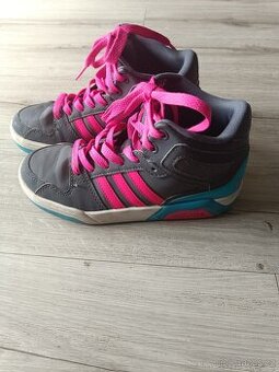 Dívčí botasky Adidas velikost 32