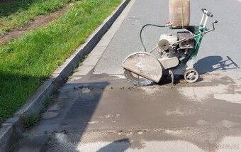 Pila na beton a asfalt