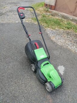 Prodám elektrickou sekačku na trávu