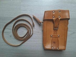 Kožený futrál/obal od důlního interferometru retro