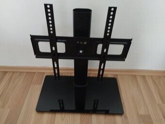 vyvýšený stojan na tv i z držákem