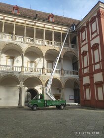 Pronájem vysokozdvižné autoplošiny 21 metrů