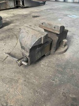 elektromotor s převodovkou