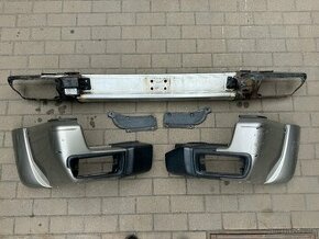 Nissan Patrol Y61 Plastové lemy , zadní nárazník , výztuha