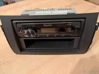 Autorádio Pioneer MVH-S420BT, redukční rámeček Suzuki SX4