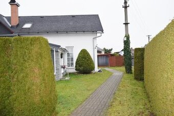 Prodej rodinného domu-poloviny dvojdomku v Batňovicích.