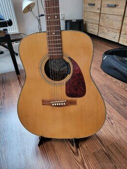 Fender elektroakustická kytara