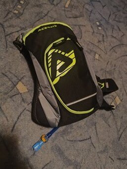 Batoh s vakem na vodu