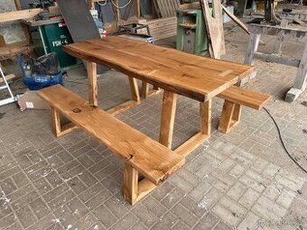 Masivní dubový set