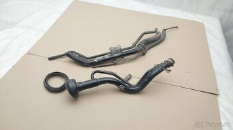 Nissan Pathfinder R51 : Hrdlo nádrže