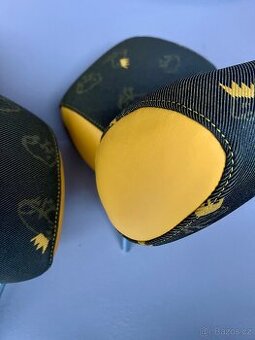 ŠKODA FELICIA: hlavové opěrky (kůže/látka - nepoužité)