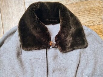 Vlněný plášť s kožíškem 2x