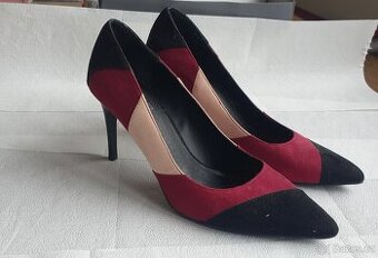 Červeno-černo-béžové dámské společenské boty značky Baťa v40