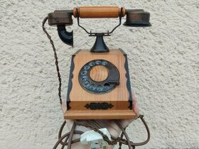 Starý telefon TESLA typ CS20, rok 1980 - krásny do sbírky