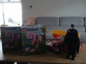 2 x Lego Minecraft plus Batman a dvě hasičská auta