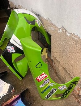 Kawasaki zx7r laminátové kapoty ( okruh )
