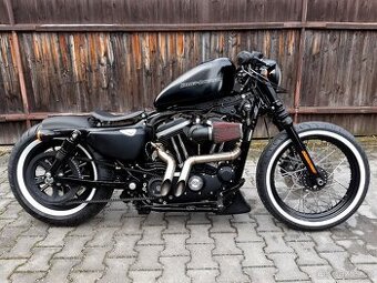 Harley Davidson Sportster Iron 883 bobber