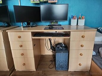 Prodám 2 kusy psacích stolů, vhodné i pro PC