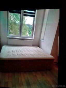 Nafukovací postel