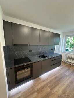 MODERNÍ NOVĚ ZREKONSTRUOVANÝ 2+1 BYT | UHERSKÉ HRADIŠTĚ