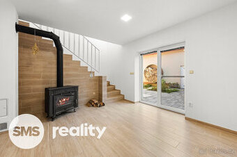 Prodej moderní novostavby řadového rodinného domu 3+kk s gar