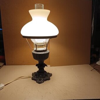 Stolní lampa