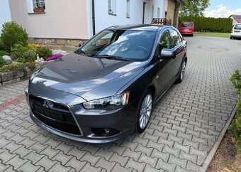 Mitsubishi Lancer 1,8i Pravidelný servis 1 Majit benzín