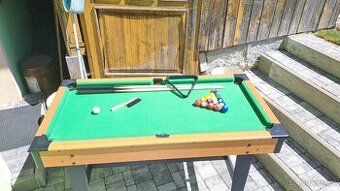 Domácí kulečníkový stůl