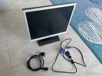 15” monitor, plně funkční, pošlu
