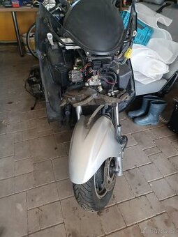 Suzuki Burgman 400 na ND