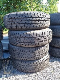 Zimní pneumatiky Barum 175/70 R14 na disku Fabia 5x100.