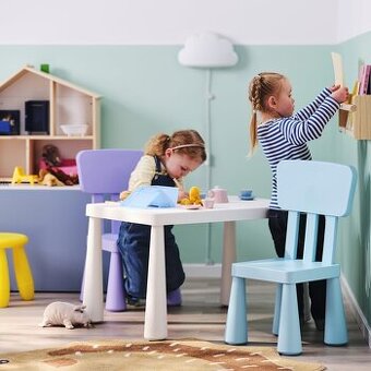 Prodám detský stůl a 2 židle růžové IKEA