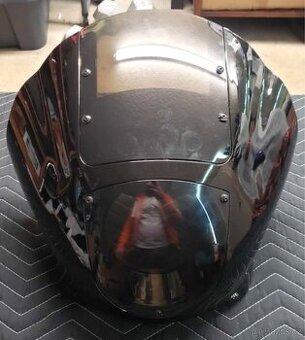 Harley - Davidson, přední maska.