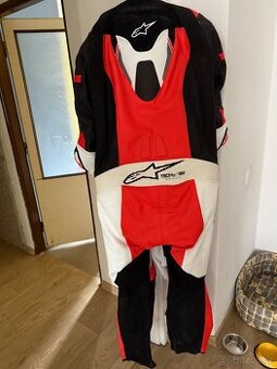 Nová kombinéza Alpinestars a rukavice Honda