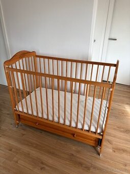 Dětská postýlka + matrace