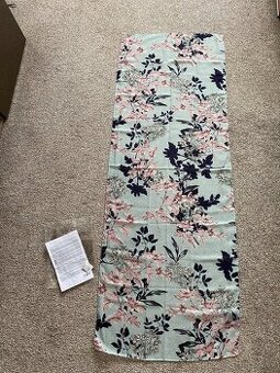 Nový dámský šátek Avon - orig. balení, vzor květiny