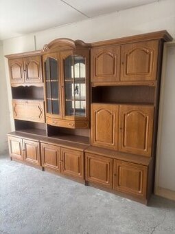 PRODÁM  OBÝVACÍ STĚNU