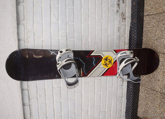 Snowboard Cobra 150 cm, málo jetý, bezvadný stav.