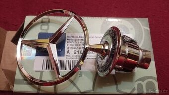 Nový znak na kapotu Mercedes