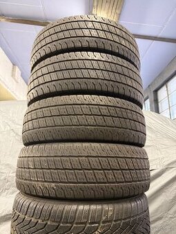 prodám zimní 205/65/16C Semperit