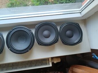 Různá repra Tesla, TVM