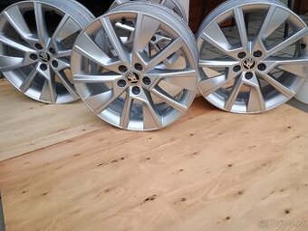 Kamiq ALU disky BRAGA 17