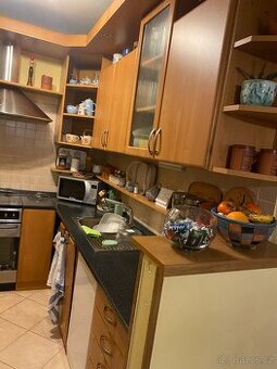 starsi velice slusna vetsi kuchyne do U s prislusenstvim