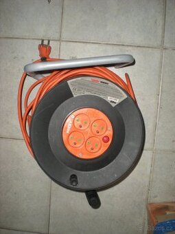 kabel  220V s civkou  50m  HECHT+ krabicky do sadrokartonu