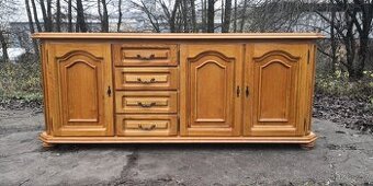 Rustikální masivní komoda